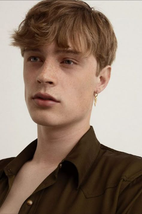 Male Fringe Hairstyles, Mens Hairstyles Bangs, Mens Hair With Bangs, Male Bangs Haircut, Mens Haircut Bangs, Mens Bangs Haircut, Bangs Men, Mens Mid Length Hairstyles, Messy Hair Boy