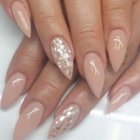 Stiletto Nails Short, Short Stiletto, Stiletto Nails Designs, Almond Shape Nails, Fabulous Nails, Fancy Nails, Chic Nails, Creative Nails, Nail Shapes