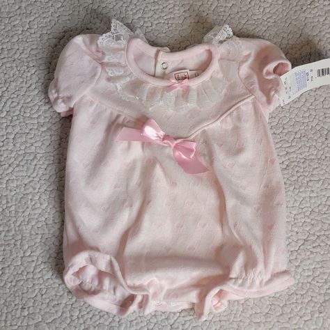 Vintage Baby Girl Buster Brown Pink Hearts Bubble Romper Size 6-9 Months 90s Nwt Baby Pink Romper, Baby Pink Clothes, Brown One Piece, Heart Bubbles, Buster Brown, Vintage Baby Clothes, Vintage Baby Girl, Retro Baby, Bubble Romper