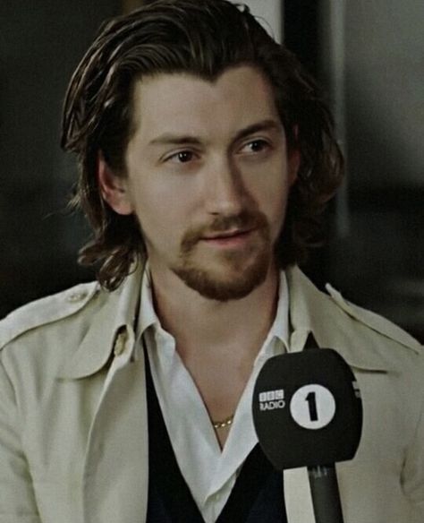 Alex Turner With Beard, Alex Turner Long Hair And Beard, Alex Turner Long Hair 2016, Tbhc Alex Turner Era, Alex Turner Beard, Alex Turner Tbhc Era, Alex Turner Long Hair, The Last Shadow Puppets, Last Shadow