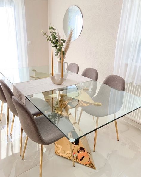 Clear Dining Table Decor, Glass Dining Room Table Decor, Flat Essentials, Dinning Room Decor Ideas, Aesthetic Dining Room, Glass Dining Table Decor, Glass Dinning Table, Organic Dining Room, Dining Room Glam