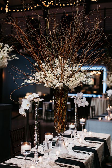 Tall Reception Centerpiece with White Florals and Curly WIllow Branches | Modern Fall Wedding Branch Centerpieces With Lights, Curly Willow Arrangements, Willow Tree Decor Ideas, Tall Fall Centerpieces, Willow Branch Centerpiece, Fall Centerpieces Wedding, Tree Centerpieces Wedding, Curly Willow Centerpieces, Gala Centerpieces