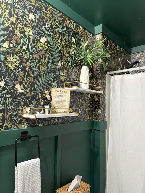 Green Tile Bathroom Wallpaper, Green Tile Bathroom, Green Tile, Bathroom Wallpaper, Half Bath, Tile Bathroom, Powder Room, Tile, Bath