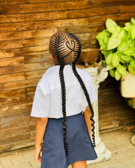 kid's hairstyle Girls Cornrow Hairstyles For Kids, Mama Hairstyle, Freehand Hairstyle, Free Hand Hairstyles, Girls Cornrow Hairstyles, Frozen Hairstyles, Hair Stylea, Kids Cornrow Hairstyles, Afro Styles