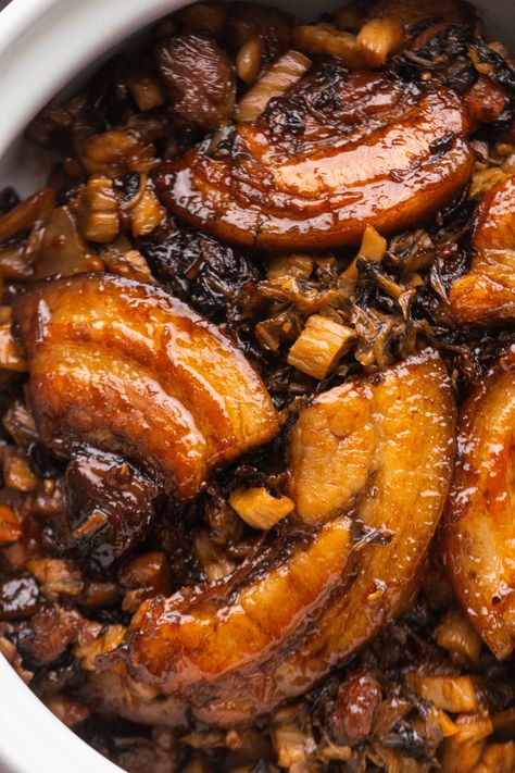 Pork Belly Mustard Greens, Pork Belly Slices, Wok Cooking, Braised Pork Belly, Asian Pork, Sweet Red Bean, Pork Belly Recipes, Nice Food, Asian Kitchen