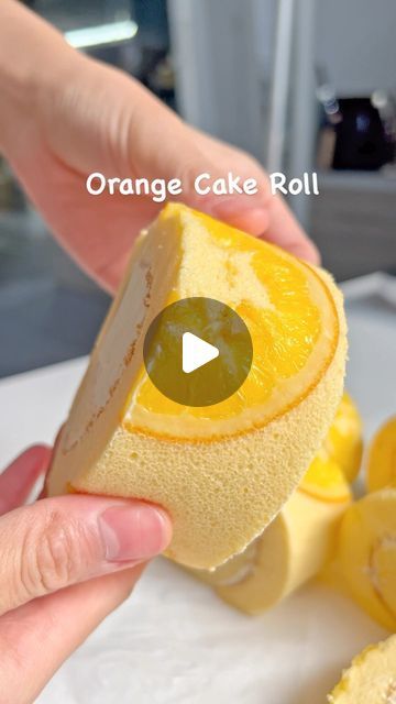 Orange Roll Cake Recipe, Orange Cake Roll Recipes, Orange Cake Roll, Fruit Roll Cake, Lemon Cake Roll, Orange Roll Cake, Decorated Cake Roll, Rolled Cakes, Roulade Cake