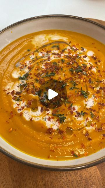 Paloma Medeiros on Instagram: "Roasted Sweet Potato Soup🍠🥕❤️

🫶🏼Follow me for more easy and delicious recipes!

✨Ingredients:

500 g Sweet Potatoes, halved 1.1 lb
300 g Carrots, peeled 10.6 oz
3 tbsp Olive Oil
2 Onions halved
1 Full Head of Garlic
0.5 liter Vegetable Stock 2.1 cups
100 ml Full-Fat Coconut Milk 3.4 fl oz
2 tbsp Apple Cider Vinegar
Thyme 
Salt and Pepper to taste

✨Instructions:

Prepare the Vegetables for Roasting:

Place the halved sweet potatoes, peeled carrots, and halved onions into a large roasting tin.
Cut the top off the head of garlic to expose the cloves and add this to the tin.
Drizzle the vegetables and garlic with 2 tablespoons of olive oil.
Season generously with salt and pepper.
Cover the roasting tin with foil.

✨Roast the Vegetables:

Roast the sweet pot Roasted Sweet Potato Soup, Sweet Pot, Thyme Salt, Roasted Sweet Potato, Garlic Head, Sweet Potato Soup, Vegetable Stock, Roasted Sweet Potatoes, Potato Soup