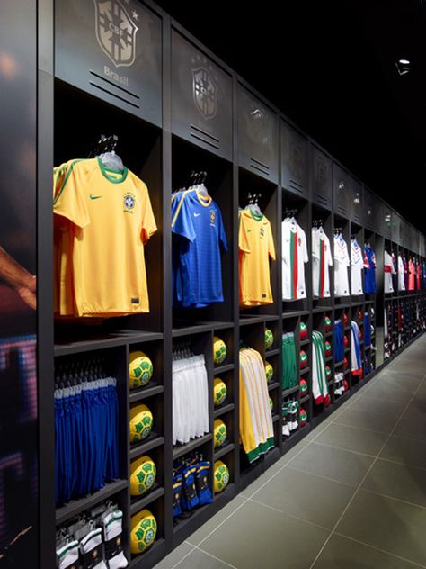 Nike Paris, Shoe Store Design, Clothing Store Displays, Soccer Store, Retail Store Interior Design, Football Shop, Clothing Store Interior, Clothing Store Design, Soccer Shop