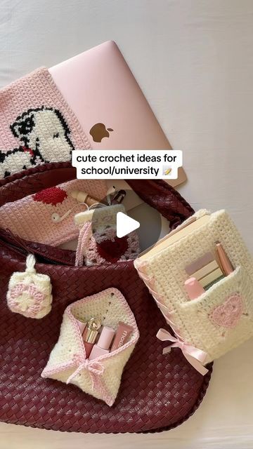 mahum | crochet artist on Instagram: "new video!! 40+ cute and easy crochet ideas for school/university - find the perfect project for you on my youtube channel 🫶🏼  from useful stationary cases, pouches, and organisers, to sleeves for your devices/books, cute bags, and decorative accessories like bag charms and keychains to show off your personality! i hope you love whichever project you decide to make :)  🏷 #crochet #crochetinspiration #crocheted #crocheting #crocheteveryday #backtoschool #crochetideas" Crochet Accessories For Bag, Crochet University Bag, Crochet School Stuff, Crochet For School Ideas, Crochet Ideas For School, School Bag Crochet, College Crochet Ideas, Crochet School Accessories, Crochet For School