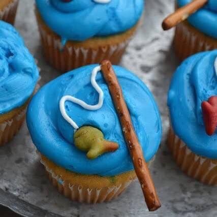 The Keeper of the Cheerios-Blog Fishing Cupcakes, Sea Party Ideas, Under The Sea Party, Fishing Theme, Fruit Tray, Fishing Pole, Gone Fishing, Creative Food, Under The Sea