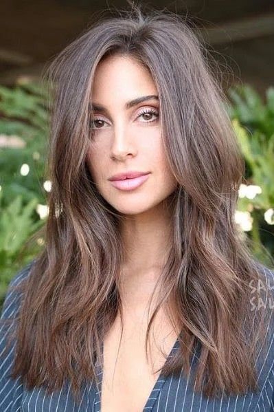 Long straight layered look for long (oblong) face shape Long Face Haircuts, Rambut Brunette, Long Face Shapes, Framing Layers, Long Face Hairstyles, Long Layered Haircuts, Liv Tyler, Long Brown Hair, Long Hair With Bangs