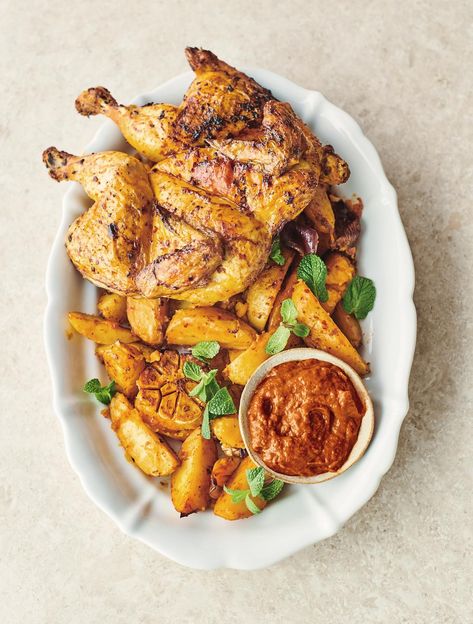 Jamie Oliver's Easy Peri Peri Chicken Peri Peri Chicken Recipe, Chicken With Garlic, Peri Chicken, Fakeaway Recipes, Peri Peri Chicken, Whole Roasted Chicken, Piri Piri, Peri Peri, Jamie Oliver Recipes