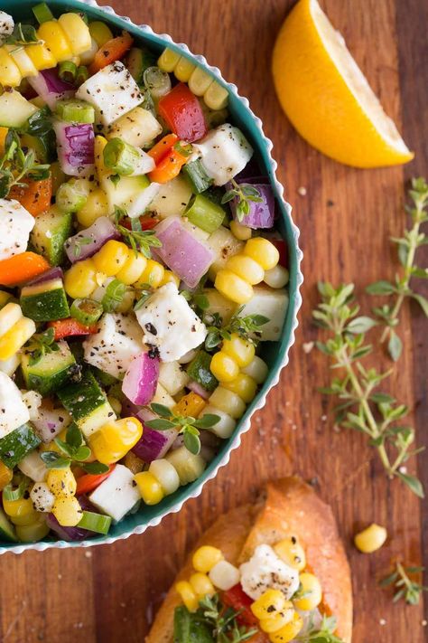 Veggie Bruschetta, Feta Bruschetta, Bruschetta Appetizer, Iifym Recipes, Fresh Appetizers, Farmers Market Recipes, Nice Dinner, Summer Corn Salad, Easy Party Food