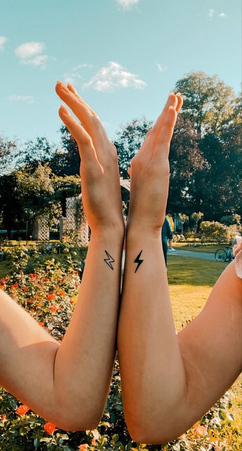 Best friend lightning tattoo idea Same But Different Matching Tattoo, Cute Tattoos Matching Best Friends, Best Friend Lyric Tattoos, Firecracker Tattoo Ideas, Lighting Bolt Tattoo Women, Simple Tattoos For Friends, Best Friend Simple Tattoos, Lightning Heart Tattoo, Western Bestie Tattoos