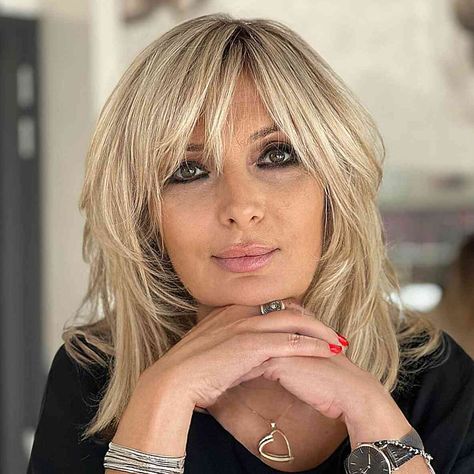 Haircuts For Women Over 40, Blonde Layered Hair, Medium Length Blonde, Layered Haircuts For Medium Hair, Haircuts For Medium Hair, Haircut For Thick Hair, Mid Length Hair, Haircuts For Long Hair, Haircuts For Women