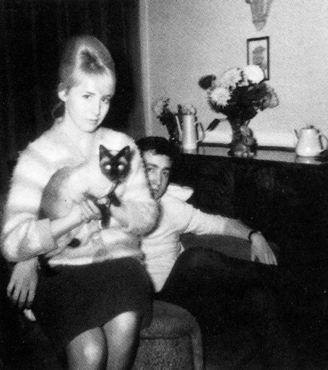 John Lennon with Cynthia holding Aunt Mimi’s cat. October 1962. John Lennon And Cynthia Powell, John And Cynthia, Cynthia Powell, Cynthia Lennon, Jhon Lennon, John Lemon, The Quarrymen, Beatles Vinyl, Beatles Girl