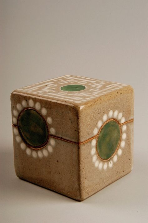 Edith Franklin Clay Box, Slab Ceramics, American Ceramics, Toledo Ohio, Ceramic Boxes, Slab Pottery, Hand Built Pottery, Pottery Classes, Ceramics Projects