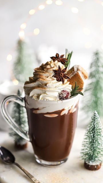 Charlotte Roberts ❄️🐻‍❄️☃️ on Instagram: "Winter spiced mocha of dreams☕️❄️🫶🏼 An absolute essential to add to your Sunday morning routine tomorrow ☕️🍫 This delicious winter spiced mocha is so simple to make and saves you the time and money off heading down to Starbs on a chilly Sunday morning! 😍 🎄🎅🏼⛄️ I’ve used @tropicalsunfoods coconut milk to create the most creeeamy delicious and completely plant based Christmas mocha. Here’s how to make it: 🎅🏼INGREDIENTS🎅🏼 125ml @tropicalsunfoods canned coconut milk 250ml non dairy milk (oat or coconut) 2-3 tbsp @tropicalsunfoods coconut palm sugar 1 tsp @tropicalsunfoods ground cinnamon Pinch @tropicalsunfoods ground nutmeg 2 tbsp raw cacao powder 200ml fresh brewed coffee Toppings Whipped non dairy cream Cinnamon sugar ⛄️METHOD⛄️ 1. To Coffee Toppings, Charlotte Roberts, Gingerbread Cupcakes, Banana Dessert Recipes, Non Dairy Milk, Hot Chocolate Gifts, Happy Christmas Eve, Christmas Baking Recipes, Coconut Palm Sugar