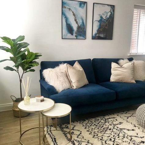 The Northern Home 🏡 Sarah on Instagram: “I was so indecisive when it came to choosing everything for the living room. 🤷🏼‍♀️I had my heart set on a deep blue velvet sofa and I just…” Navy Sofa Living Room, Blue Velvet Sofa Living Room, Rose Sofa, Velvet Couch Living Room, Living Room Colour Schemes, Blue Sofas Living Room, Velvet Sofa Living Room, Blue Couch Living Room, Lounge Room Styling