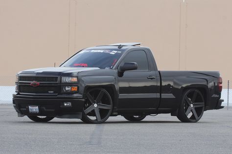 2015 Silverado lowered on Dubs Chevy Silverado Lowered, Silverado Lowered, Chevy Trucks Lifted, Chevrolet Silverado 2014, Chevy Trucks Lowered, 2015 Silverado, Colorado Zr2, Vintage Chevy Trucks, Trucks Lifted