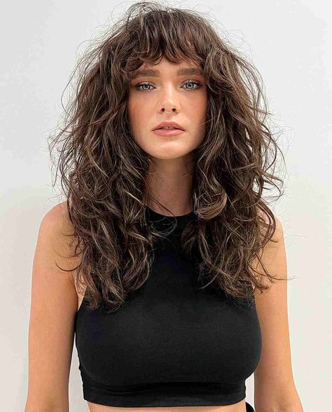 29 Ways to Pair Wavy Hair with Bangs for a Super-Flattering Look Edgy Haircuts For Long Wavy Hair, Bardot Bangs Wavy Hair, Side Swept Bangs Curly Hair, Curly Wavy Hair With Bangs, Fringe Wavy Hair, Bangs With Curls, Curly Hair Cuts With Layers And Bangs, Bang Inspo, Bangs Wavy Hair