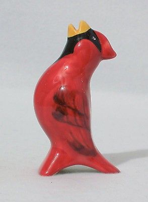 This auction is for a Pfaltzgraff Pottery Red CARDINAL PIE BIRD VENT . It's in very good condition and measures about 3 3/4  high. Pie Birds Vintage, Vintage Pyrex Dishes, Pie Tin, Duck Bird, Pie Bird, Flea Market Decorating, Vintage Baking, Vintage Housewares, Red Cardinal