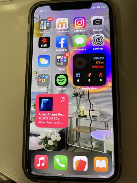 Iphone 13 Set Up Ideas Homescreen, Organized Home Screen Iphone, App Layout Iphone Homescreen, Organised Iphone Home Screen, Ios Homescreen Aesthetic, Iphone Home Screen Layout Organized, Organizing Iphone Home Screen Simple, Iphone 13 Apps Organize, 1080 Wallpaper