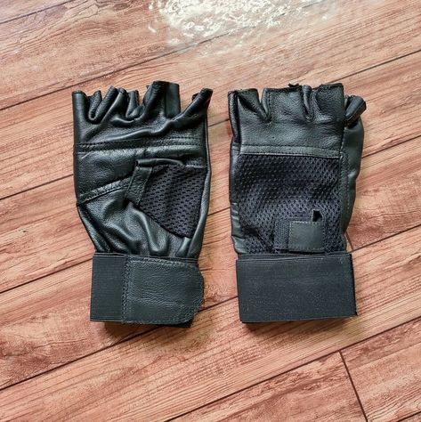 Gym Gloves For Men, Gym Gloves, Weight Lifting Workout, Workout Gloves, Hand Gloves, Wrist Wrap, Leather Texture, Cross Training, Suit Fashion