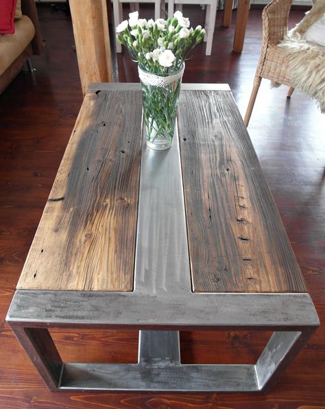 coffee table industrial vintage old wood Industrial Furniture Wood, Meja Industrial, Rustic Furniture Design, Welded Furniture, Vintage Industrial Furniture, Metal Furniture Design, Industrial Coffee Table, Industrial Table, Diy Coffee Table