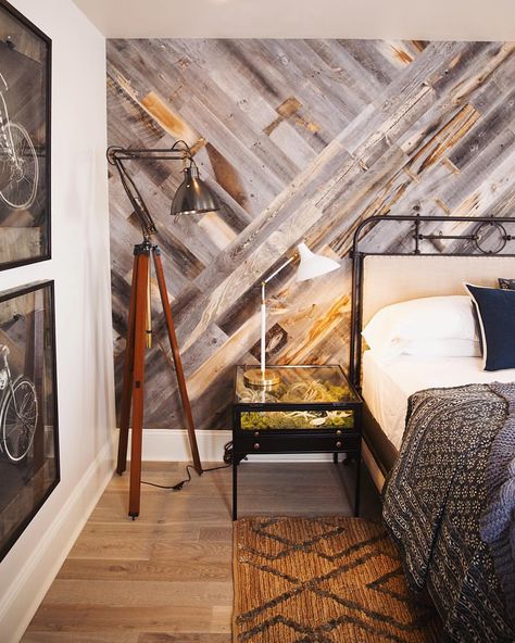 DIY Easy Peel & Stick Wood Wall Decor Stick On Wood Wall, Diy Pallet Wall, Wood Wall Design, Peel And Stick Wood, Pallet Walls, Wood Accent Wall, Pallet Wall, Reclaimed Wood Wall, Design Del Prodotto