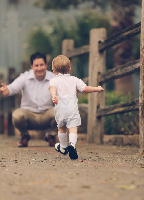 Father Son Pictures, Father Son Photography, Father Son Photos, Father Daughter Photography, Family Picture Poses, Family Photo Pose, Toddler Photography, Fall Family Photos