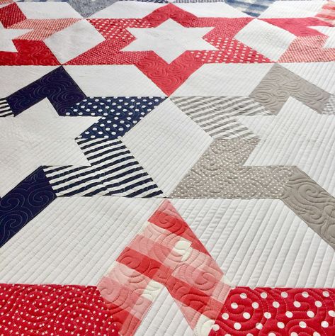 Krista Moser, The Quilted Life Hollow Star Krista Moser Quilt Patterns, Missouri Star Chandelier Quilt, Ruby Star Quilt, Modern Red And White Quilts, American Flag Quilt, Carpenter’s Star Quilt Pattern, Colchas Quilting, History Of Quilting, Flag Quilt