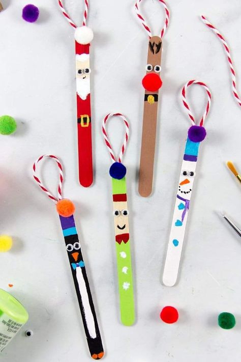 Popsicle Stick Christmas Ornaments, Christmas Ornaments Kids Can Make, Stick Christmas Ornaments, Ornaments Kids Can Make, Popsicle Stick Snowflake Ornaments, Christmas Ornaments Kids, Popsicle Craft, Stick Ornaments, Popsicle Stick Ornaments