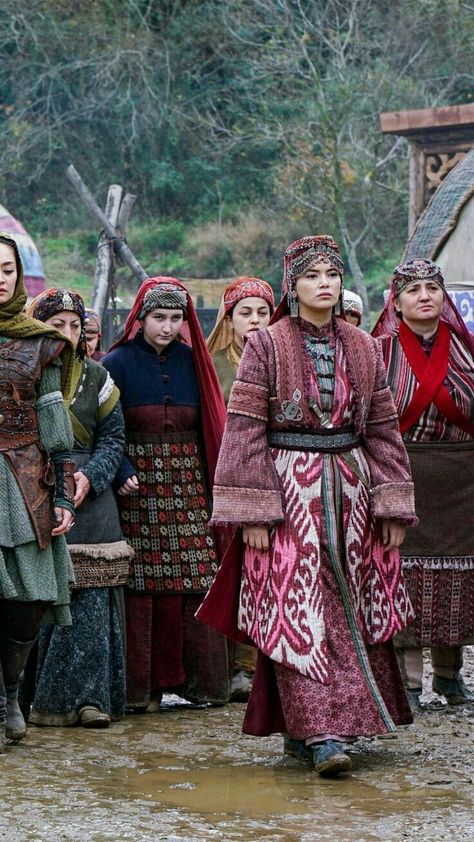 Siberian Traditional Clothing, Turkish Culture Traditional Dresses, Kazakh Clothing, Turkish Clothing, Turkish Dress, Historical Movies, Space Fashion, Culture Clothing, Turkish Culture