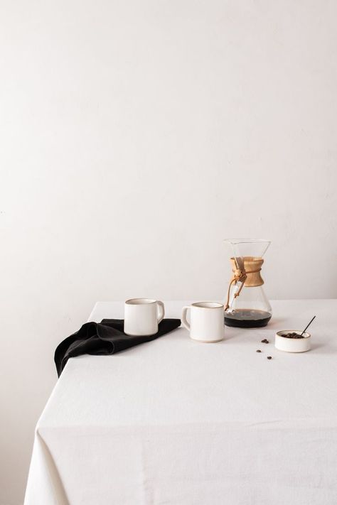 Minimal Coffee Shop, Scandinavian Table Setting, Kinfolk Style, Minimal Coffee, Kinfolk Table, Coffee Pins, Product Poster, Poster Coffee, Minimal Christmas