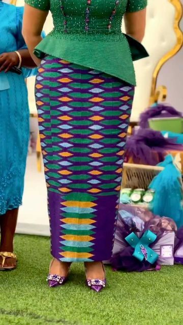 Ghana Fashion, African Attire Dresses, Kente Dress, African Fabric Dress, Ankara Tops, Long African Dresses, African Print Dress Ankara, Kente Styles, Short African Dresses