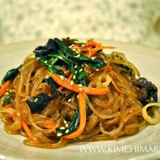 Chop Chae, Hawaiian Luau Food, Jap Chae, Traditional Hawaiian Food, Glass Noodles Recipe, Korean Glass Noodles, Luau Food, Korean Dessert, Korean Noodles