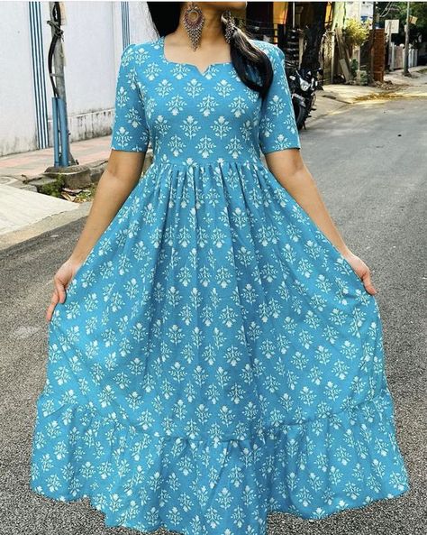 Cotton Frock Neck Design, Casual Cotton Frocks For Women, Frocks Neck Designs For Women, Simple Cotton Dresses Casual, Cotton Gown Designs Casual, Georgette Frocks For Women, Cotton Anarkali Dress Pattern, V Neck Frocks For Women, Casual Frocks Design