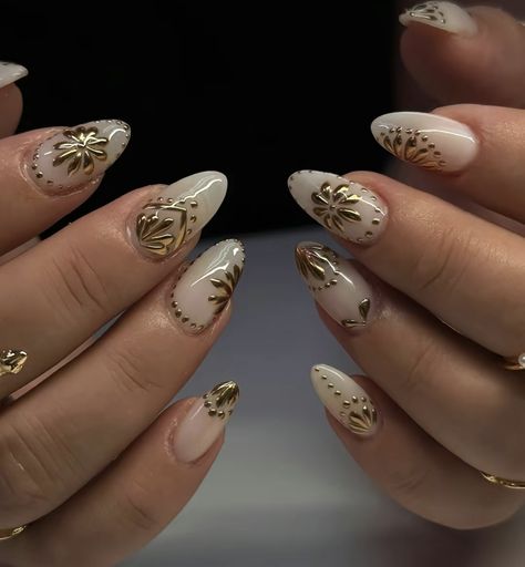 Gold Chrome Nail Art, Nail Journey, Gold Chrome Nails, Engagement Nails, Become Your Own Boss, Minimal Nails Art, Chrome Nail Art, Art Deco Nails, Chrome Nails Designs