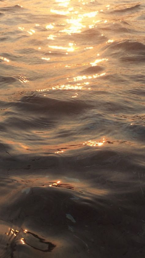 Sun Reflection On Water, Sparkly Water, Ocean Waves Photography, Waves Photography, Oil Painting Inspiration, Waves Logo, Water Effect, Tale As Old As Time, What A Wonderful World