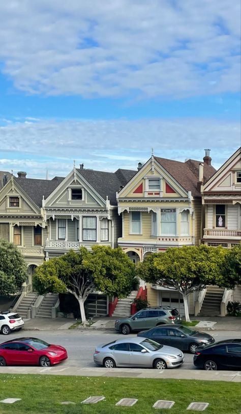 san fransisco, bay area, painted ladies Bay Area House, Bay Area Homes, Painted Ladies, Woman Painting, Bay Area, California, House Styles, Architecture