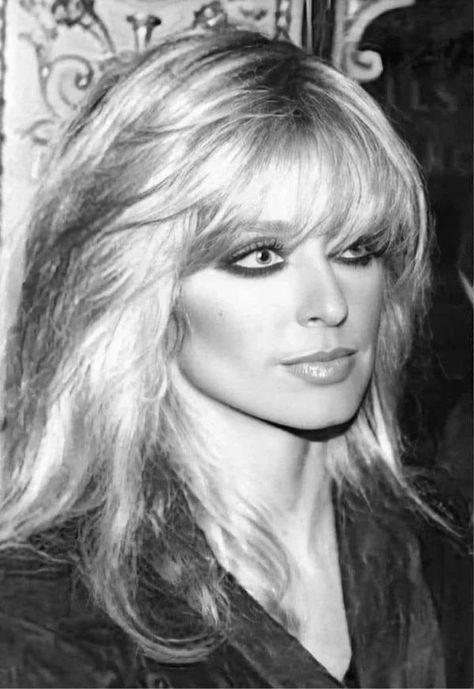 Southern Belle Hair, Blonde Hair 2023, Farah Fawcett Hair, Blonde Hair Hairstyles, Fawcett Hair, Farah Fawcett, Bardot Hair, Farrah Fawcet, Big Blonde Hair