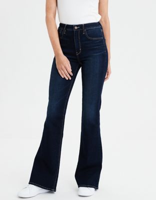 Highest Waist Flare Jean by American Eagle | Super Stretch | Shop the Highest Waist Flare Jean and check out more at AE.com. Flare Jeans Outfit, Denim Shorts Outfit, Womens Flare Jeans, Jeans Outfit Winter, Jeans Outfit Fall, Jeans Outfit Summer, Jeans Outfit Casual, Fall Jeans, Trendy Jeans