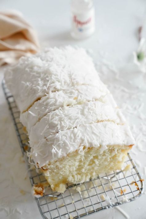 The Best and Easiest Coconut Loaf Cake Pineapple Loaf, Coconut Loaf Cake, Coconut Loaf, Savoury Bites, Pineapple Bread, Coconut Icing, Bolo Red Velvet, Pineapple And Coconut, Loaf Cakes