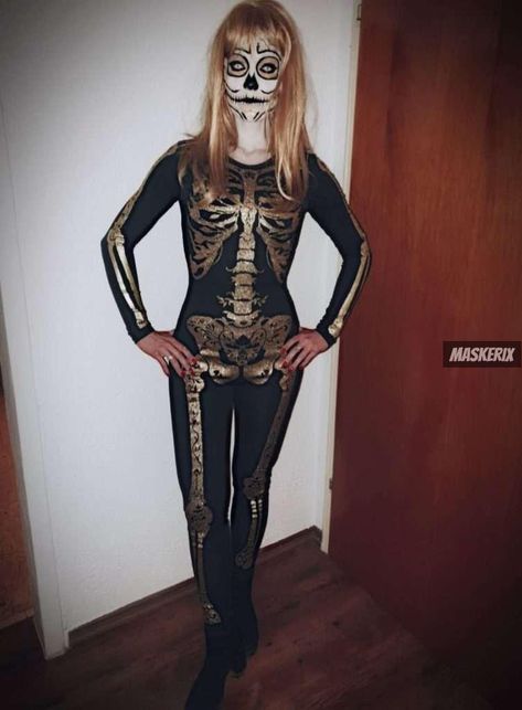 DIY Skeleton Costume » Ideas & Step by Step How-to Tutorials | maskerix.com Skeleton Costume Ideas, Diy Skeleton Costume, Medieval Skeleton, Skeleton Costume Diy, Skeleton Outfit, Diy Skeleton, Skeleton Clothes, Costume Accessories Diy, Skeleton Halloween Costume