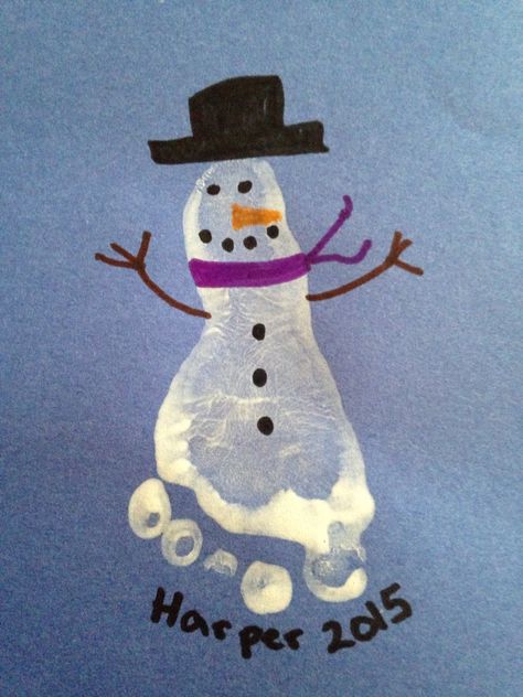 Baby foot print snowman Winter Hand And Footprint Crafts, Foot Painting Kids Christmas, Snowman Footprint Ornament, Snowman Baby Feet Craft, Hand And Feet Painting Kids Christmas, Hanukkah Kids, Infant Sensory, Baby Christmas Crafts, December Crafts