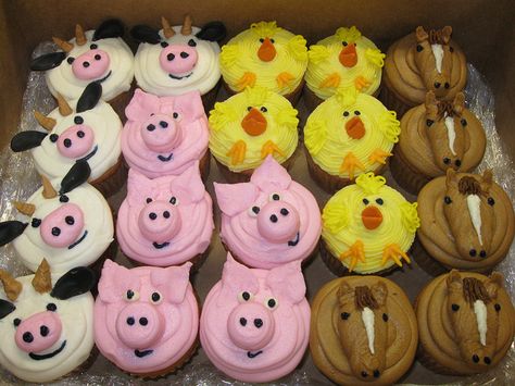 Farm Animal Cupcakes by hainesbarksdale, via Flickr Farm Animal Cupcakes, Farm Animal Cakes, Barnyard Birthday Party, Farm Theme Birthday, Farm Animals Birthday Party, Farm Cake, Cow Birthday, Animal Cupcakes, Barnyard Birthday