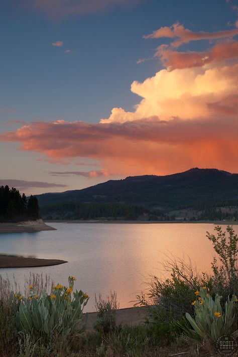 Photo Ciel, Shots Photography, Colorful Clouds, Pretty Sky, Cool Stuff, Nature Aesthetic, Pretty Places, Sky Aesthetic, Lake Tahoe