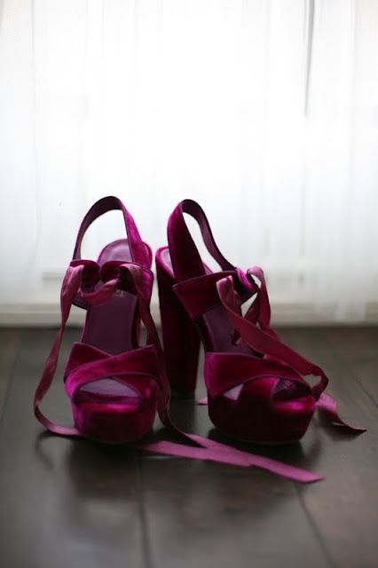 Velvet Heels, Shoe Closet, Shoe Obsession, Beautiful Shoes, Look Fashion, Shoe Collection, High Heel Shoes, Me Too Shoes, Givenchy