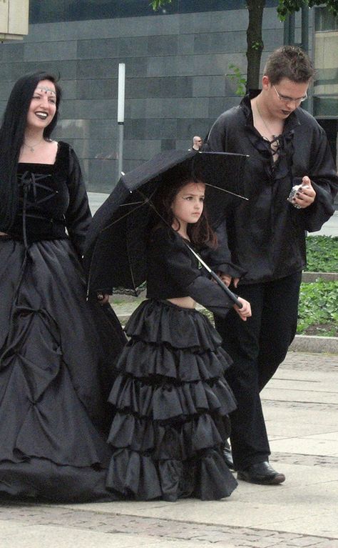 How To Dress Your Child In Alternative Clothing For School - Gothic clothing is available for all ages! Gothic Culture, Goth Subculture, Goth Scene, Goth Wedding, Victorian Goth, Punk Outfits, Gothic Wedding, Gothic Beauty, Gothic Dress